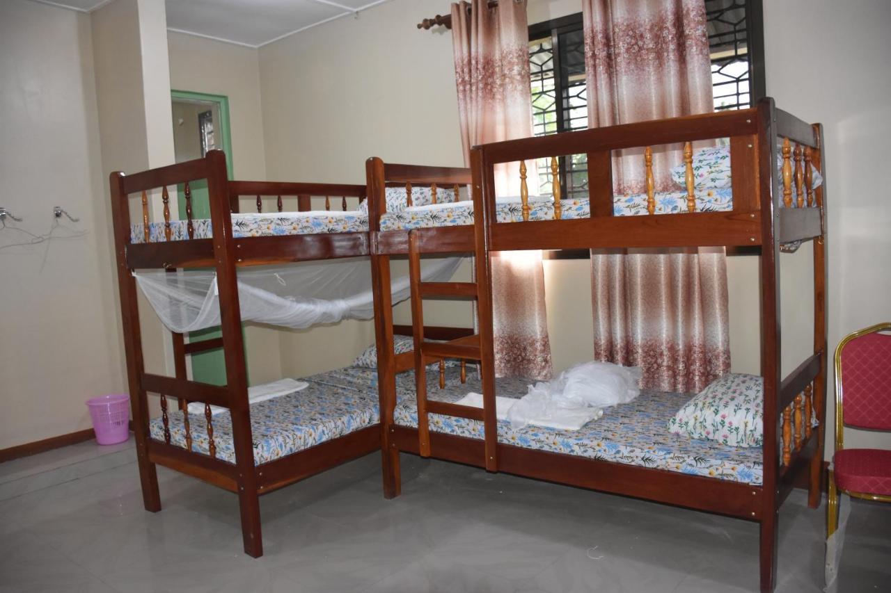 Bed and Breakfast L&J Modern Backpackers Kinondoni Dar es Salaam Esterno foto