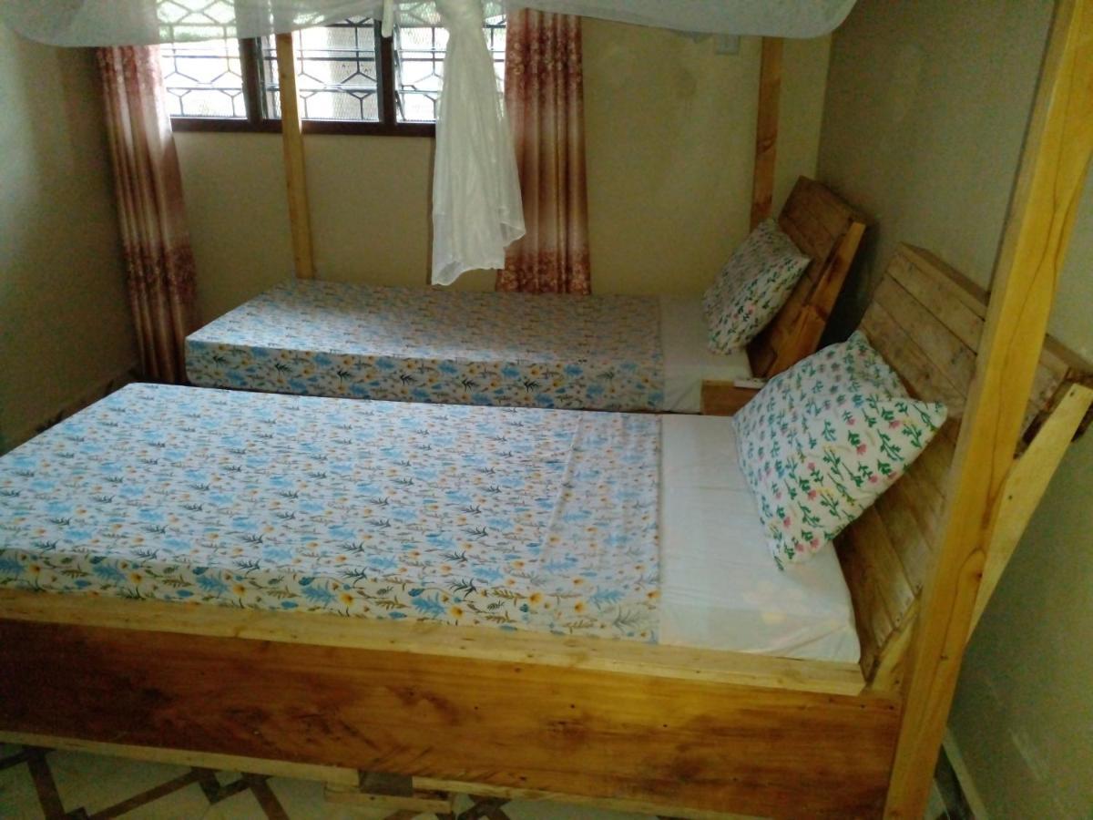 Bed and Breakfast L&J Modern Backpackers Kinondoni Dar es Salaam Esterno foto