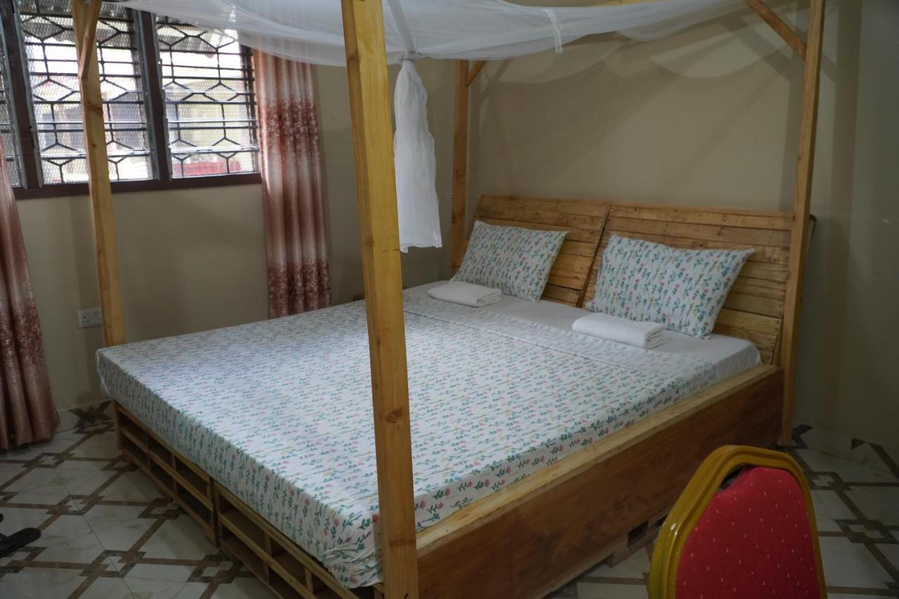 Bed and Breakfast L&J Modern Backpackers Kinondoni Dar es Salaam Esterno foto