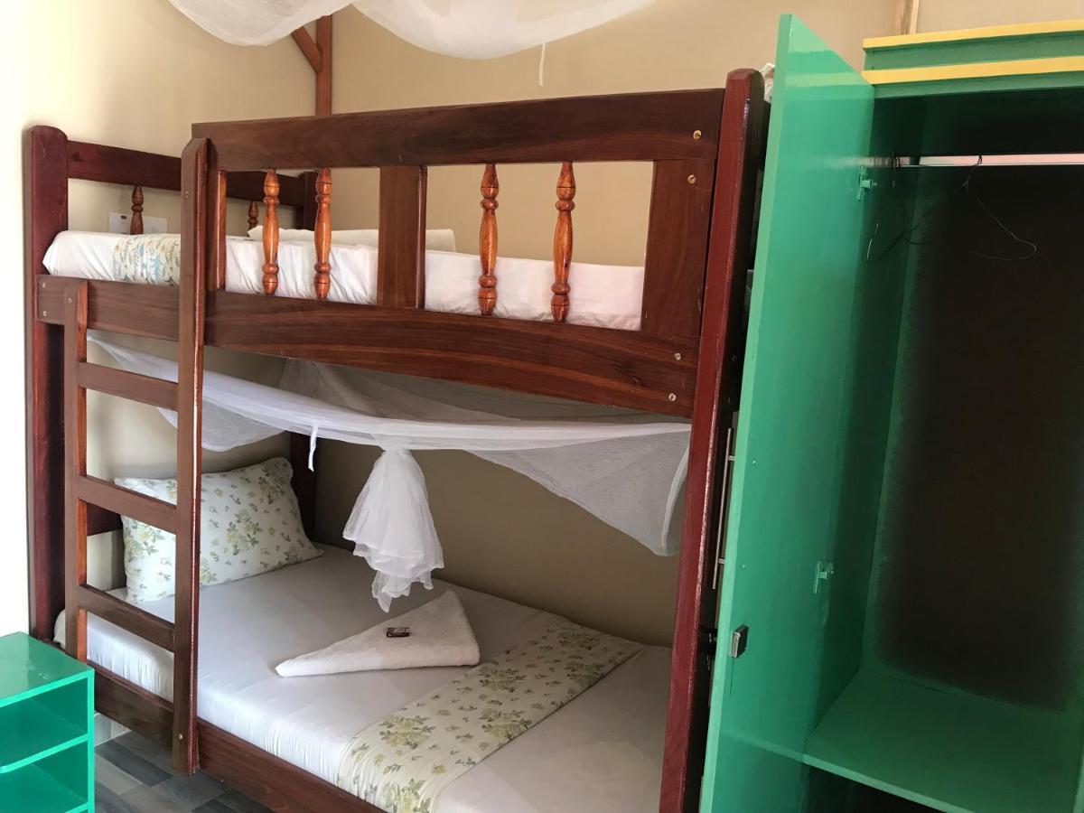 Bed and Breakfast L&J Modern Backpackers Kinondoni Dar es Salaam Esterno foto
