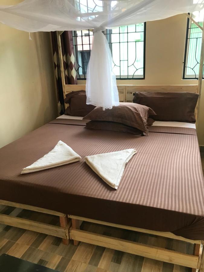 Bed and Breakfast L&J Modern Backpackers Kinondoni Dar es Salaam Esterno foto