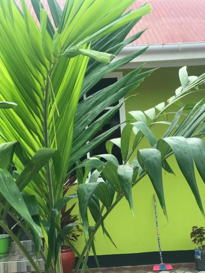 Bed and Breakfast L&J Modern Backpackers Kinondoni Dar es Salaam Esterno foto