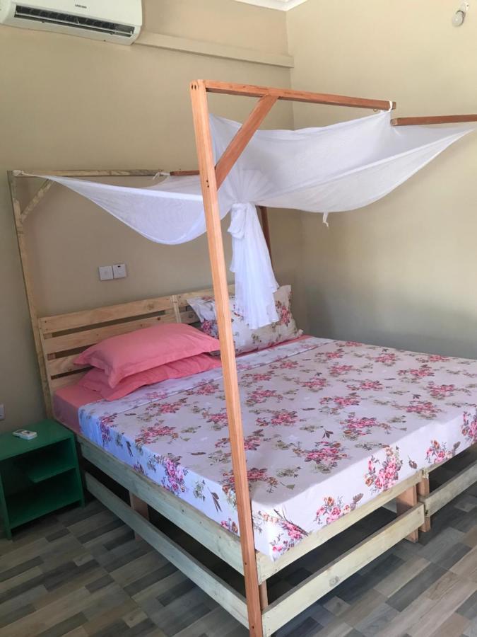 Bed and Breakfast L&J Modern Backpackers Kinondoni Dar es Salaam Esterno foto