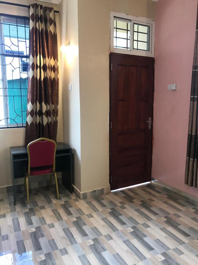 Bed and Breakfast L&J Modern Backpackers Kinondoni Dar es Salaam Esterno foto