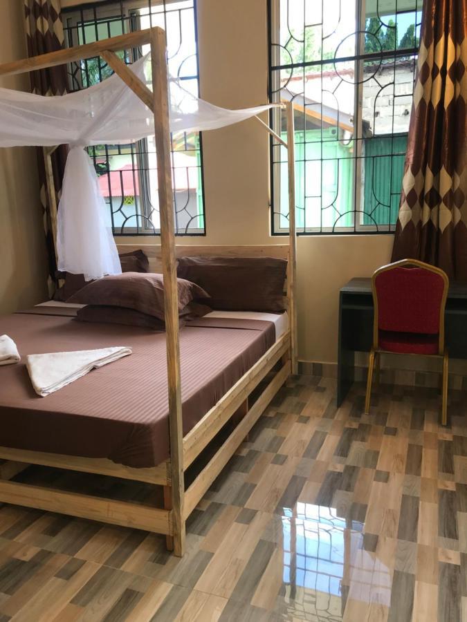 Bed and Breakfast L&J Modern Backpackers Kinondoni Dar es Salaam Esterno foto
