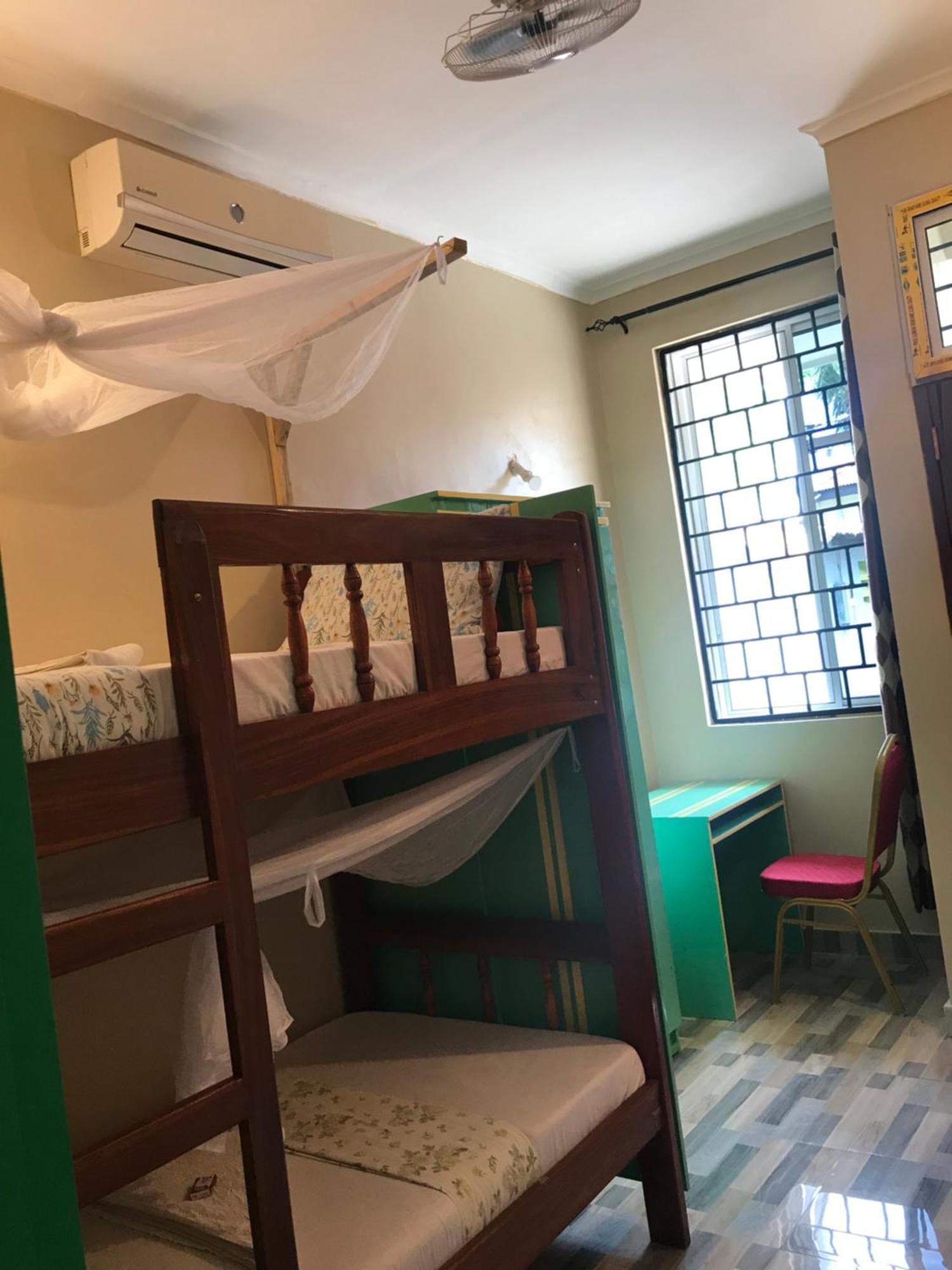 Bed and Breakfast L&J Modern Backpackers Kinondoni Dar es Salaam Esterno foto