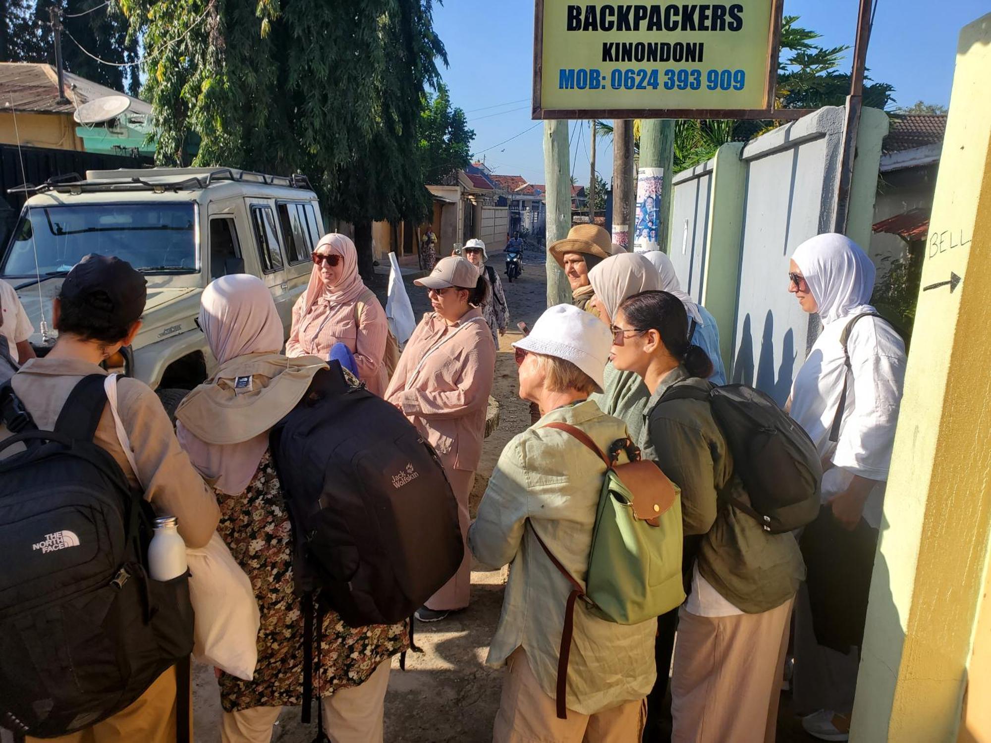 Bed and Breakfast L&J Modern Backpackers Kinondoni Dar es Salaam Esterno foto