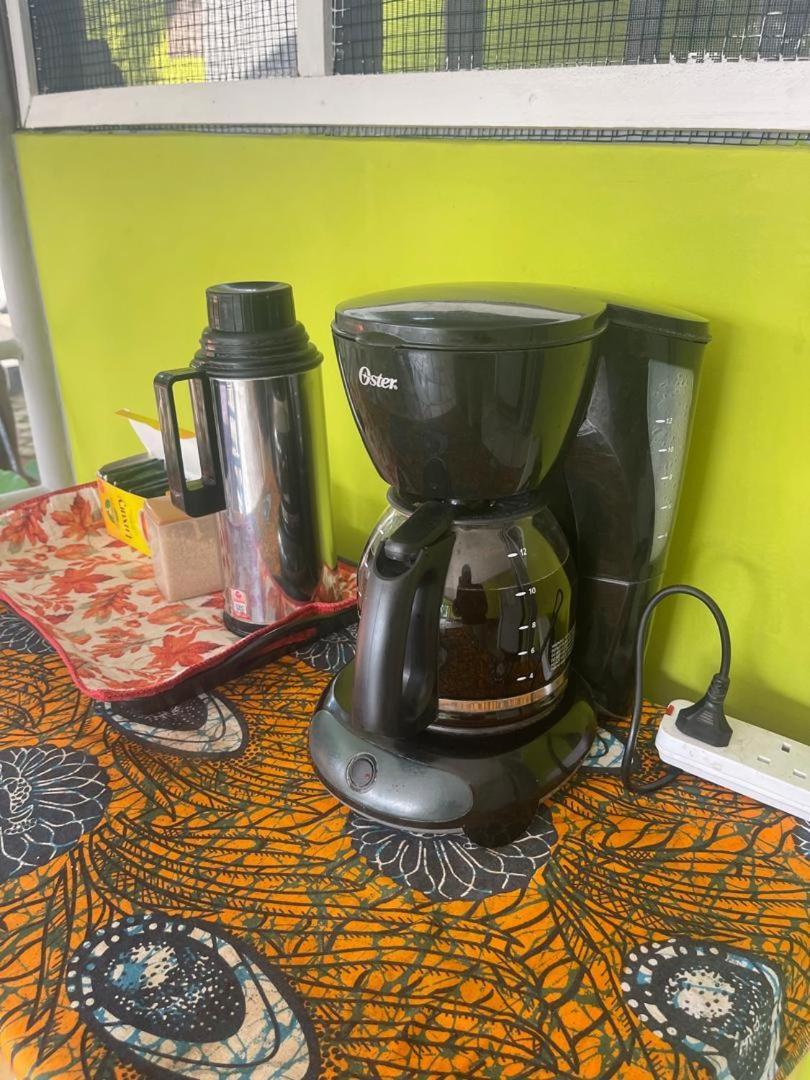 Bed and Breakfast L&J Modern Backpackers Kinondoni Dar es Salaam Esterno foto