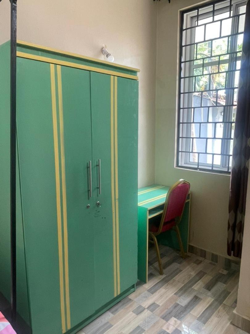 Bed and Breakfast L&J Modern Backpackers Kinondoni Dar es Salaam Camera foto